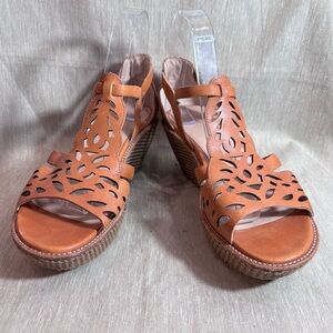 CAMPER Sz 39 Damas Espadrilles Style Floral Design Laser Cut Out Buckle Sandals